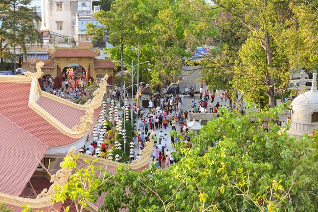 Chùm ảnh mồng một Tết Nhâm Dần